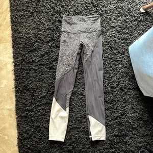 Lululemon pattern leggings